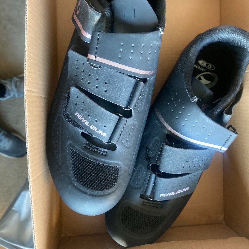 Pearl Izumi Select Road v5 Size 7 with SPD clips